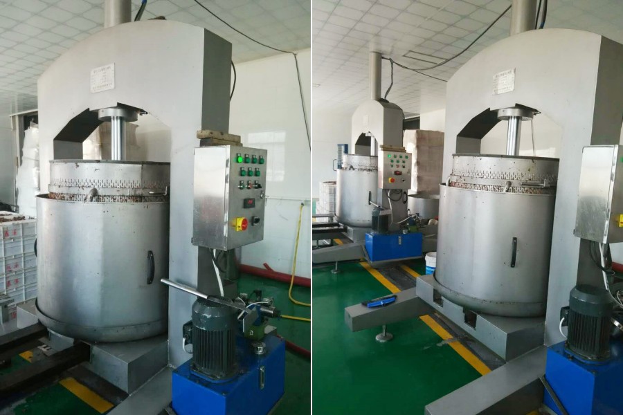 Ice Grape Pressing Project in Winery